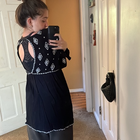 Mo Huan Yi Chu embroidered tunic - Picture 2 of 3